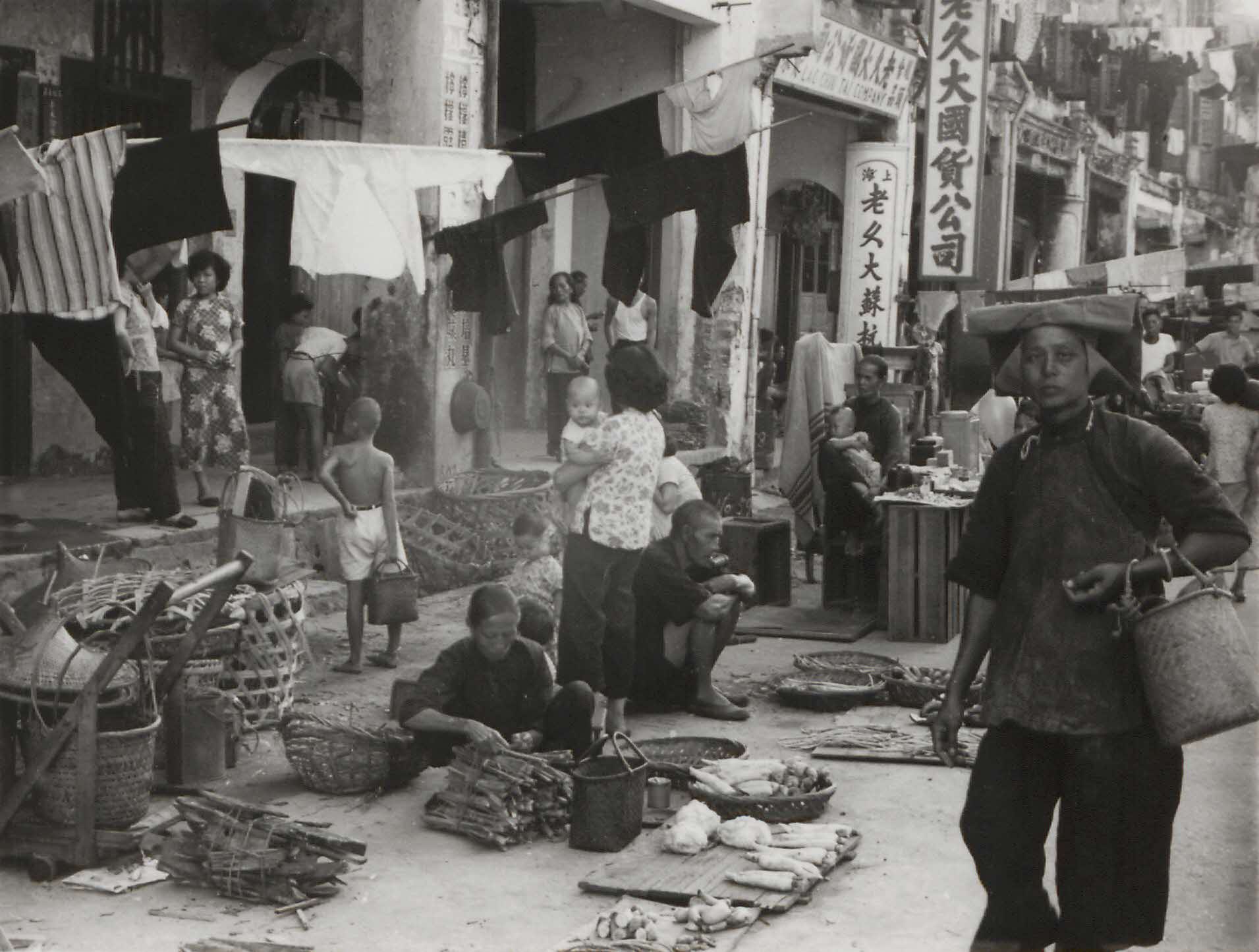 A street market in Chinatown